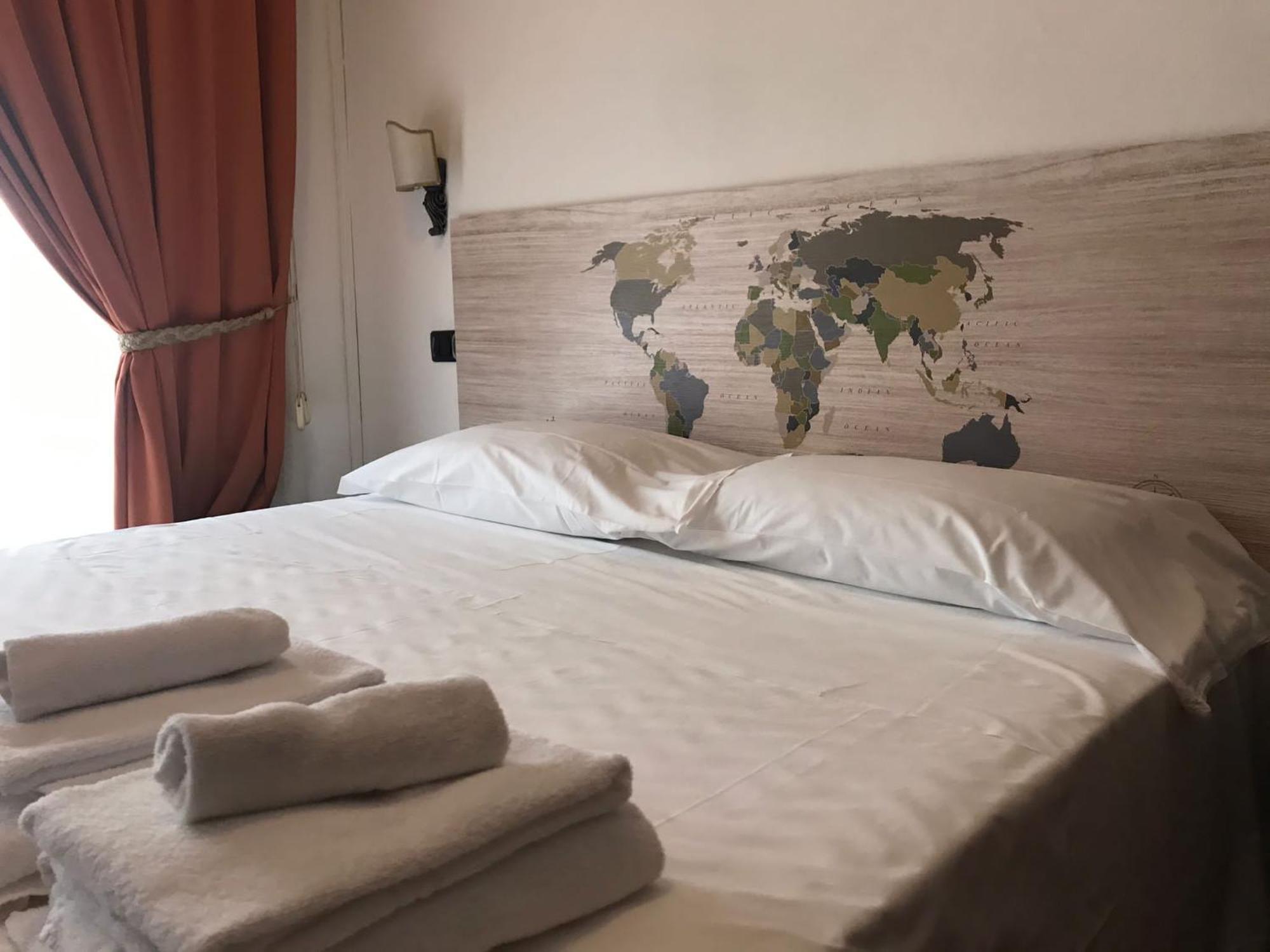 Euro House Inn Airport Ф'юмічіно Екстер'єр фото