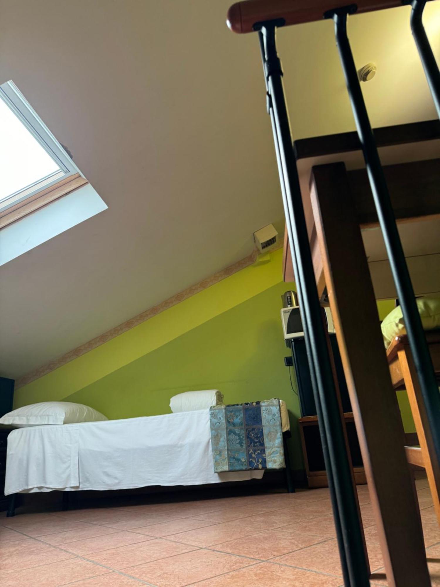 Euro House Inn Airport Ф'юмічіно Екстер'єр фото