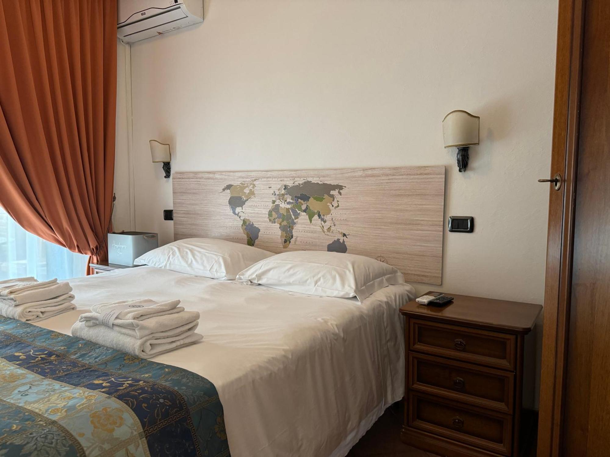 Euro House Inn Airport Ф'юмічіно Екстер'єр фото