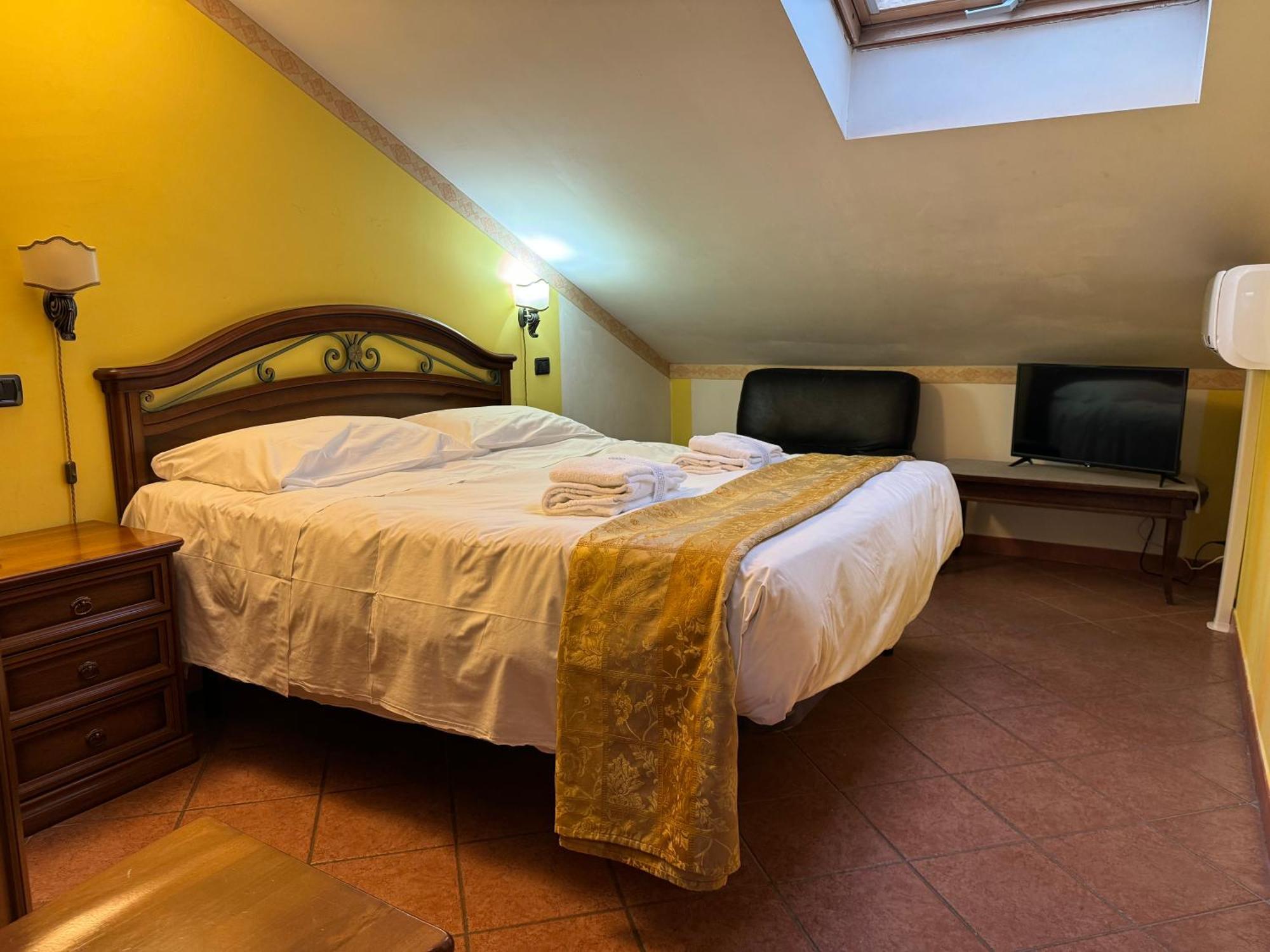 Euro House Inn Airport Ф'юмічіно Екстер'єр фото