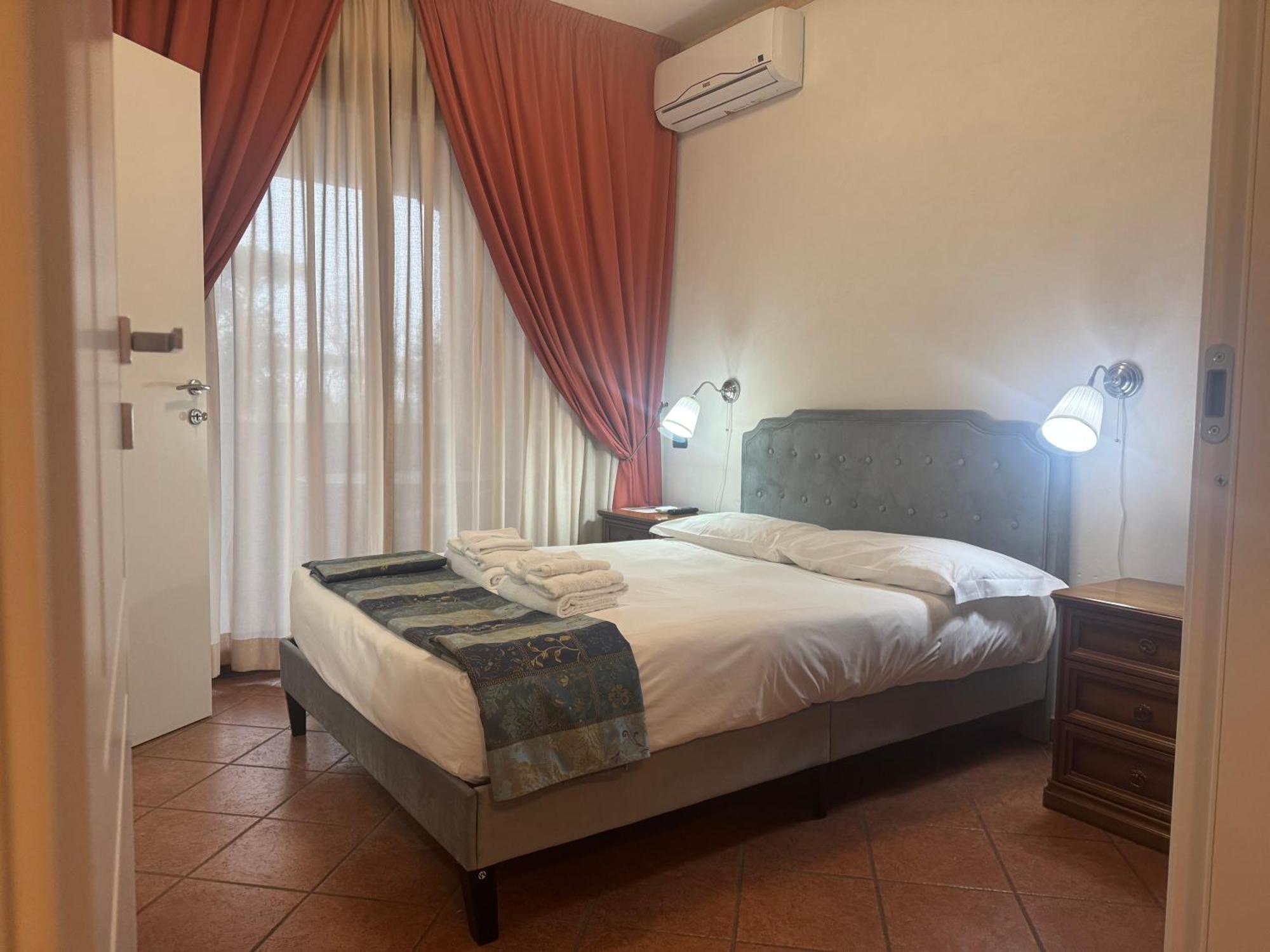 Euro House Inn Airport Ф'юмічіно Екстер'єр фото
