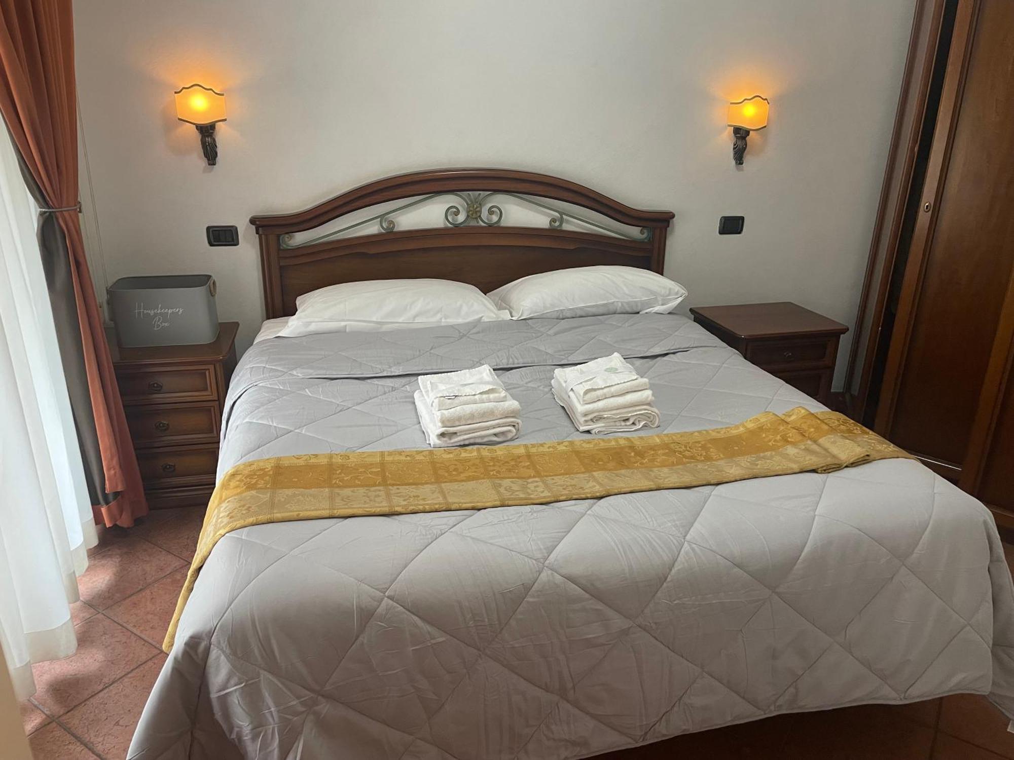 Euro House Inn Airport Ф'юмічіно Екстер'єр фото