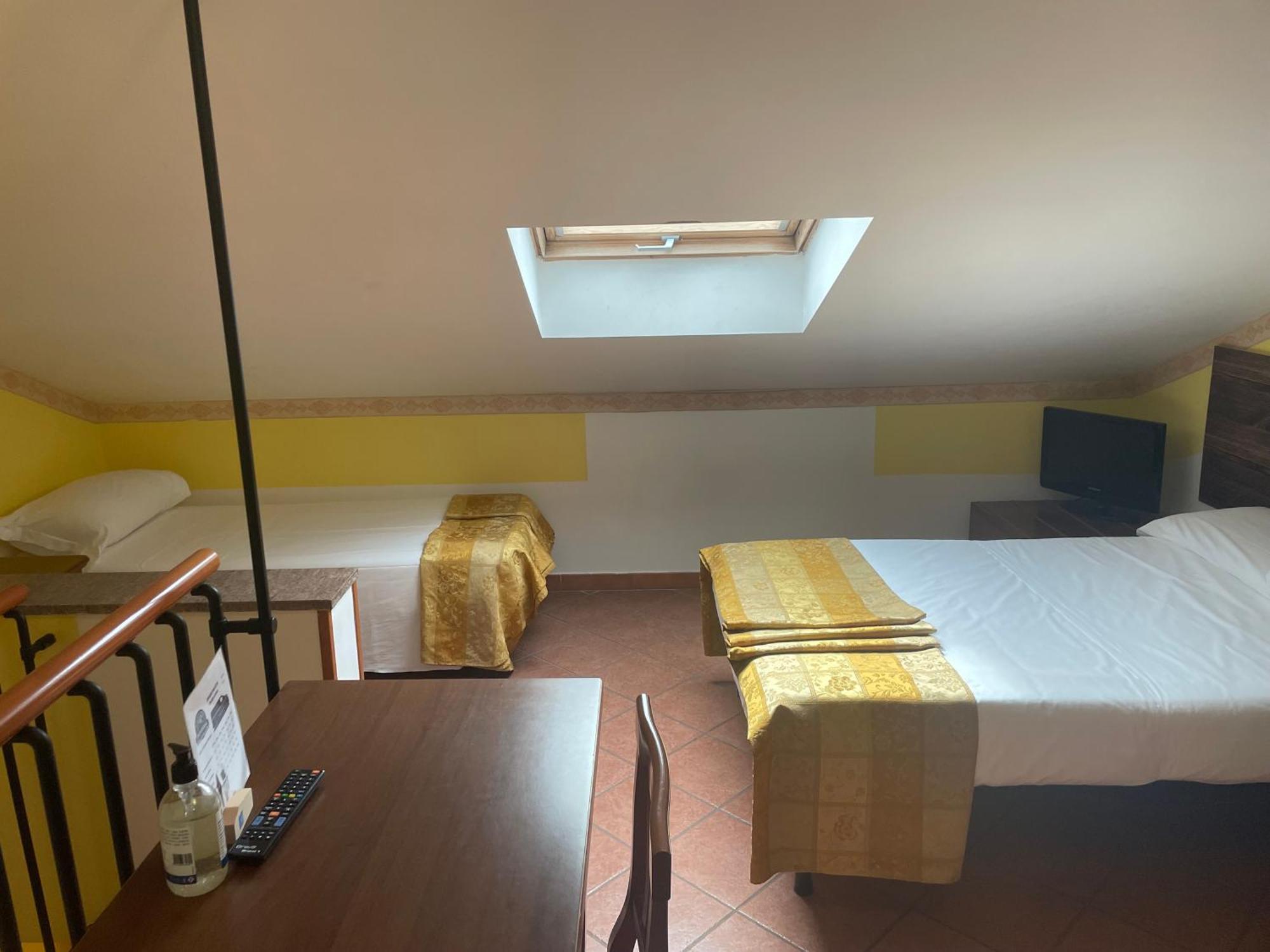 Euro House Inn Airport Ф'юмічіно Екстер'єр фото