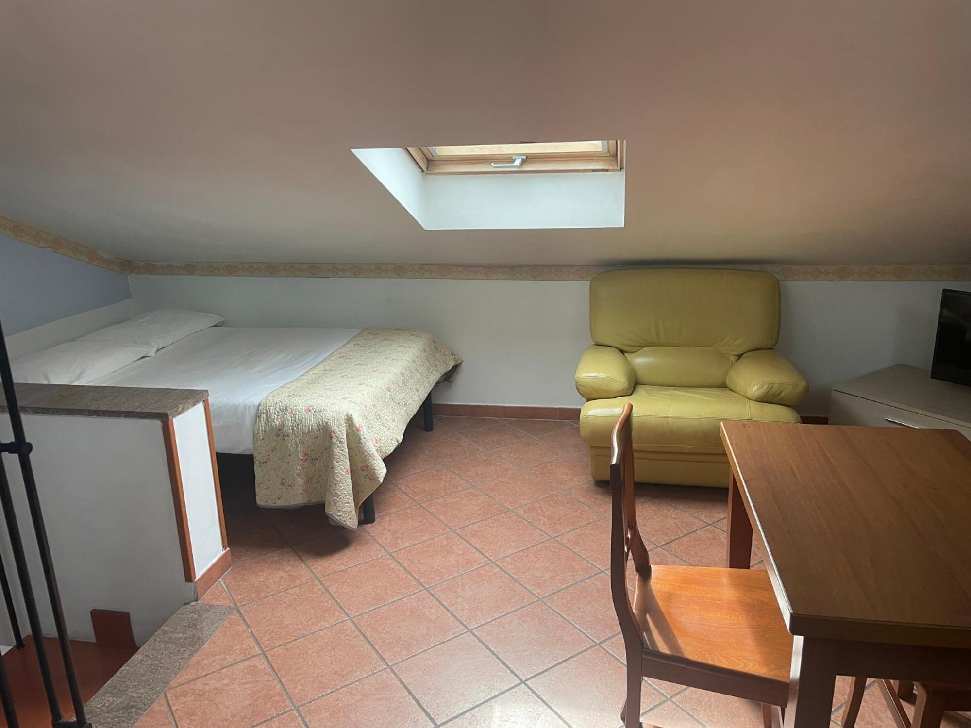 Euro House Inn Airport Ф'юмічіно Екстер'єр фото