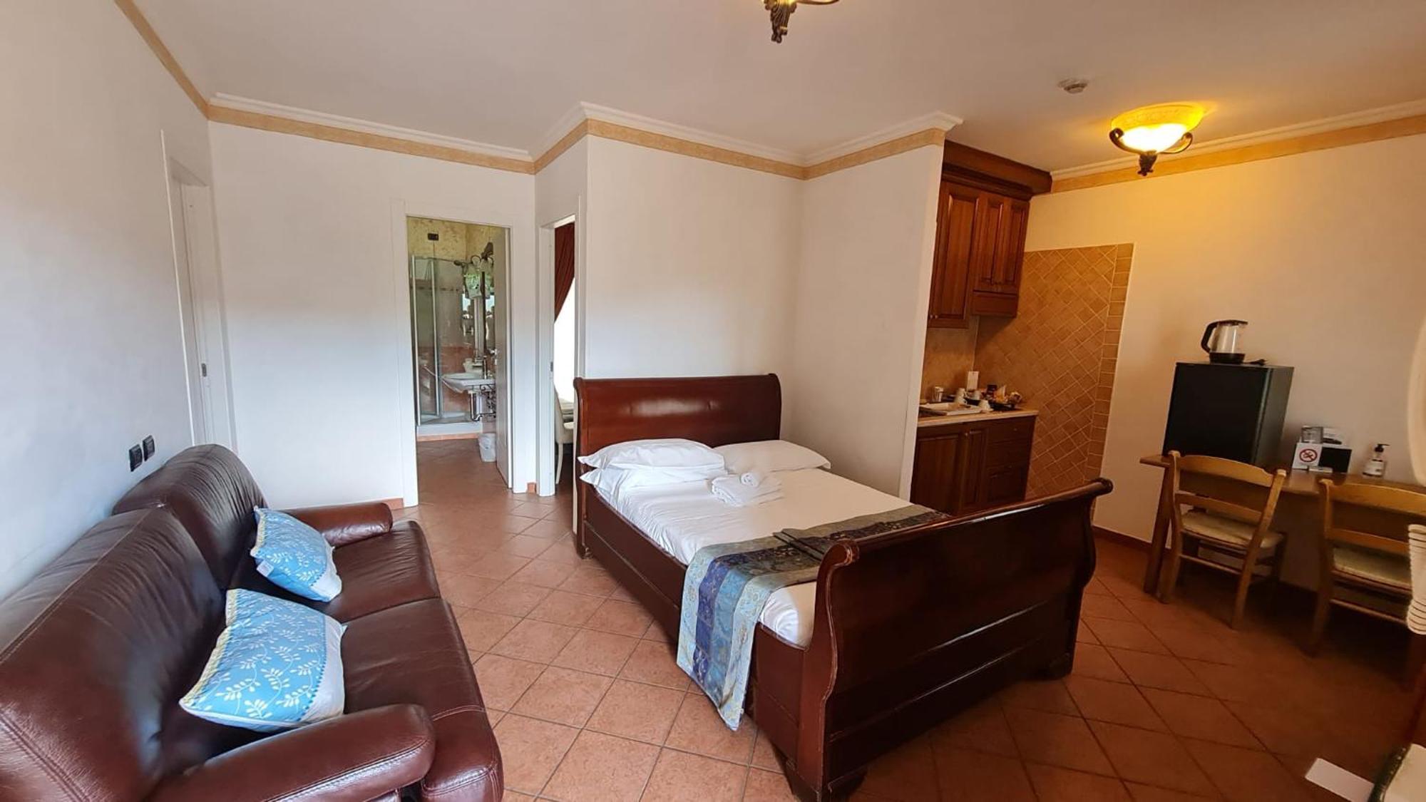 Euro House Inn Airport Ф'юмічіно Екстер'єр фото